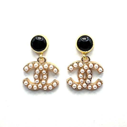 Pearly & Black Earrings