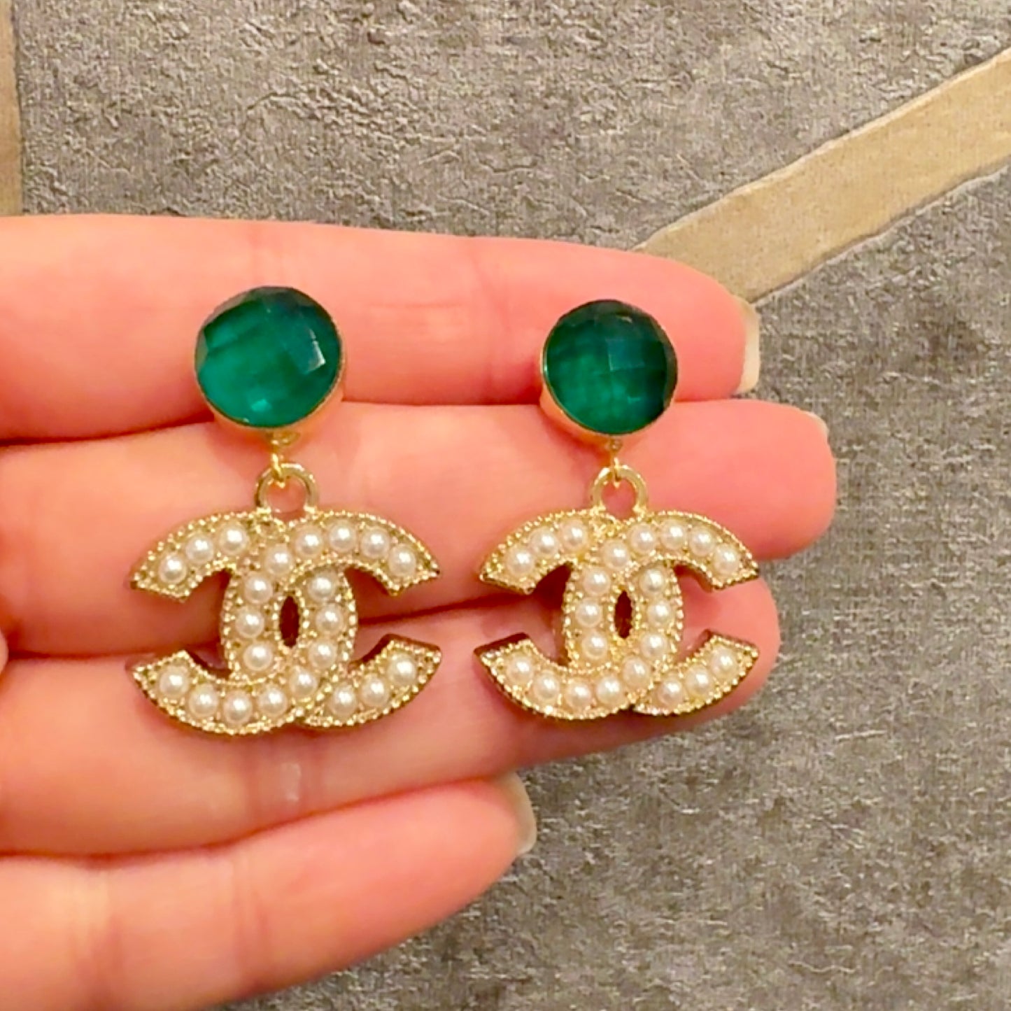 Emerald Green & Pearly Earrings