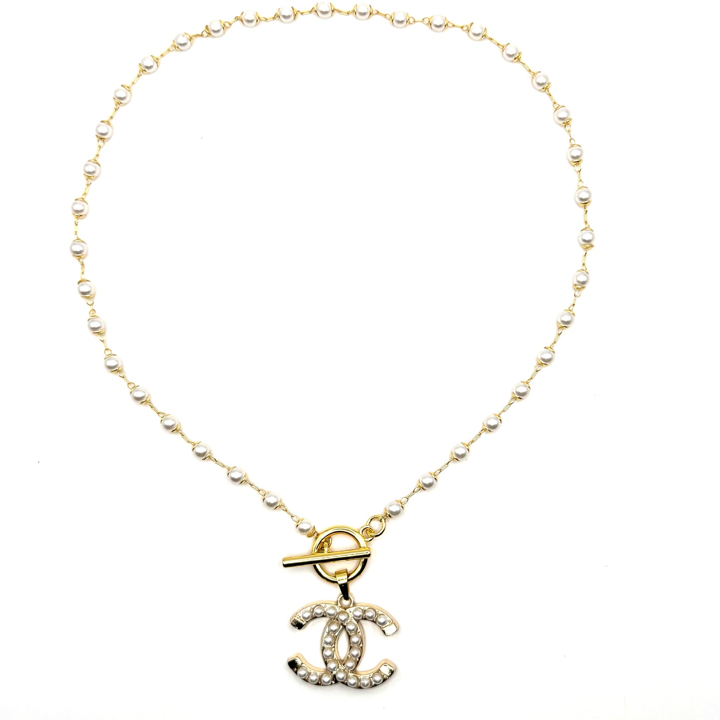 All Pearly Toggle Clasp Necklace
