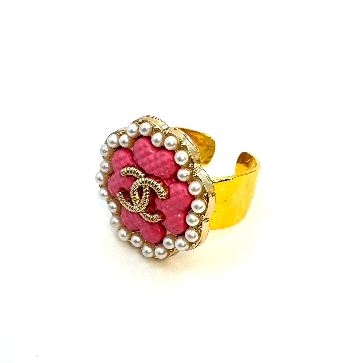 Pearly Pink Clover Button Ring