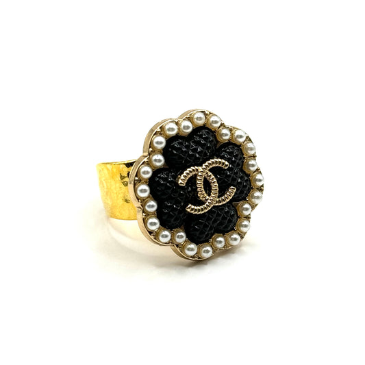 Black & Pearly Button Ring