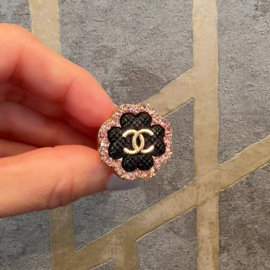 Sparkle Black & Pink Clover Button Ring